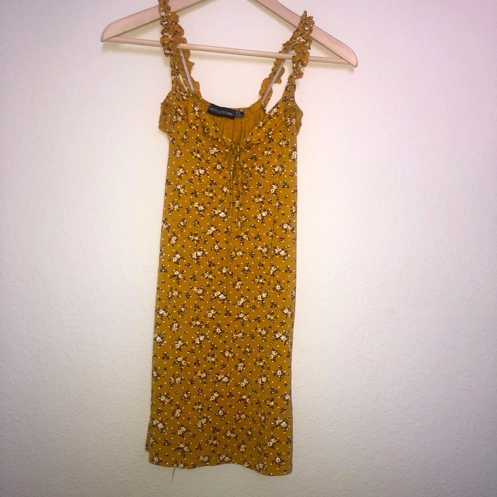 Pretty Little Thing floral dress